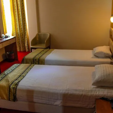 Kosher Lev Or Hotel Boekarest